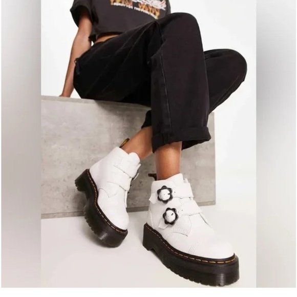 Dr. Martens Devon Flower Platform Bootie. NWT. Retail 200 - Picture 1 of 16
